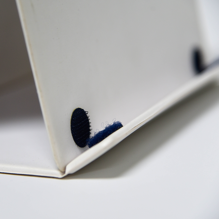 Easel Binders Customizable for Display Heinn Chapman