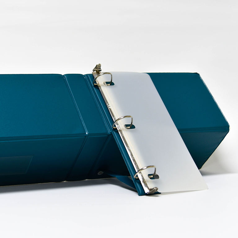 Easel Binders Customizable for Display Heinn Chapman